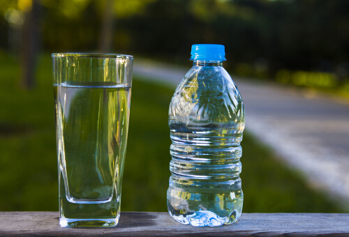 常喝礦泉水可以防老癡？常喝礦泉水好嗎？