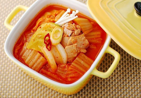 泡菜可以排毒？能防止便秘的食物有哪些？