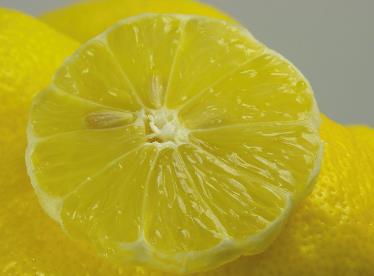 檸檬汁的作用與功效？檸檬汁的營養(yǎng)價(jià)值