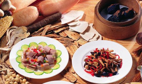 女性冬令進(jìn)補(bǔ)手冊(cè)：藥補(bǔ)不如食補(bǔ)，冬令進(jìn)補(bǔ)要遵醫(yī)囑