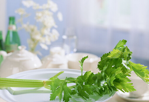 吃芹菜導致不育？怎么有效避孕？