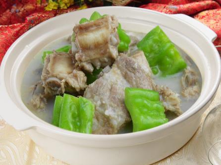 夏天吃什么菜降火？苦瓜燉排骨的做法