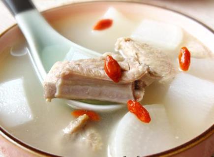 感冒了應該吃什么？洋蔥能抗寒，甜食易生痰