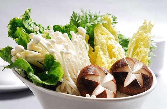 蔬菜蟲眼多就說明沒有農(nóng)藥嗎？挑選蔬菜的注意事項