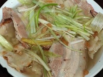白肉罩火燒是哪兒的小吃？河北保定白肉罩火燒的吃法