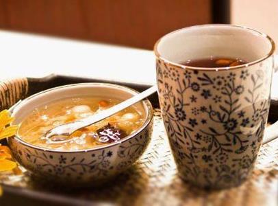 潤(rùn)肺益氣湯中極品：七款銀耳養(yǎng)肺湯的做法大全