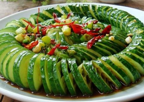 黃瓜怎么吃更有營(yíng)養(yǎng)？黃瓜的營(yíng)養(yǎng)搭配食譜