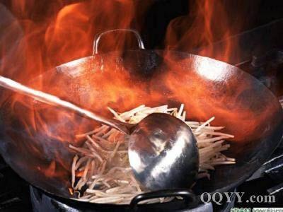 炒菜用油常見的幾大誤區(qū)：最易致癌的錯(cuò)誤用油習(xí)慣