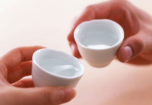 白酒可以用來烹飪？別用白酒代替料酒了！