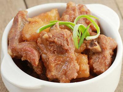 土豆燉排骨怎么做好吃？土豆燉排骨的做法