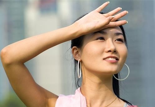 30℃盛夏教你防曬和補(bǔ)水：油性皮膚、干性皮膚、混合性皮膚護(hù)理
