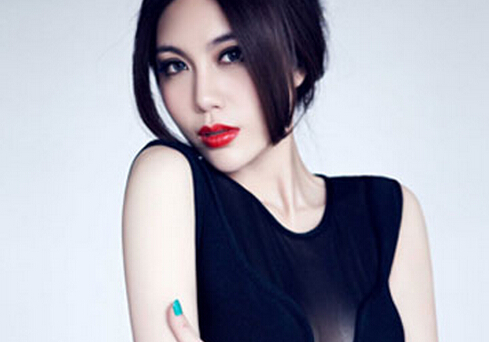 如何讓胸部二次發(fā)育？吃什么能讓乳房二次發(fā)育