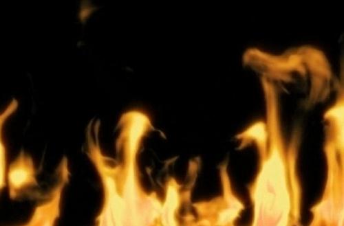 油鍋、電器起火，千萬(wàn)別用水滅