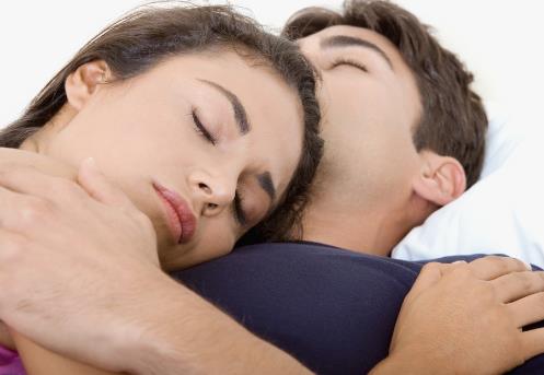 什么樣的睡姿最正確？推薦男女的最佳睡姿