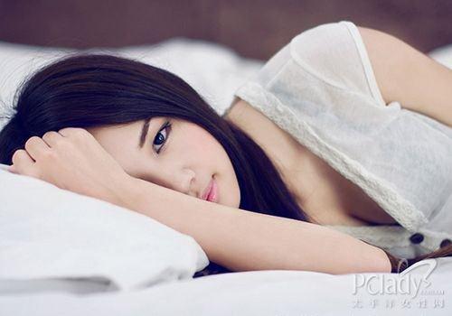 睡眠不良方式你占幾條？20個(gè)睡眠小惡習(xí)會(huì)加速女人衰老