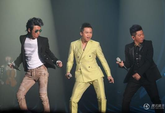我是歌手羽泉奪冠，鄧超被贊“真歌王”，羽泉與好友鄧超的搭檔演唱獲得總決賽第一輪的第一名