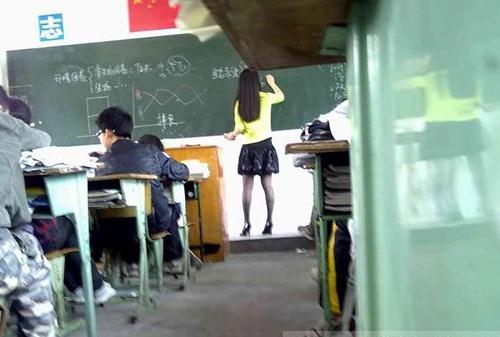 校規(guī)：中學禁女教師穿黑絲襪 校長：防女生效仿男生心亂