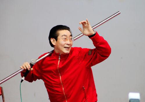 藝術(shù)家六小齡童被去世，微博轉(zhuǎn)發(fā)笑臉辟謠現(xiàn)身澄清公布造謠者QQ