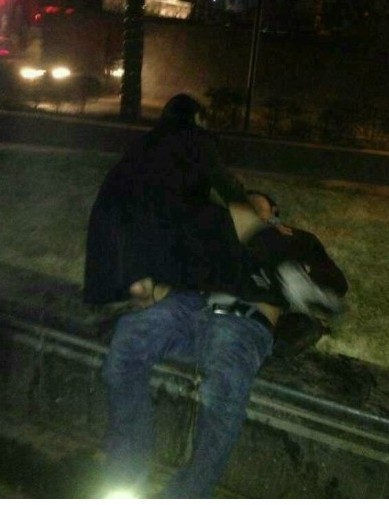 成都猛女鬧市區(qū)強奸過路男人，路邊野戰(zhàn)完事后提上褲子瀟灑離開