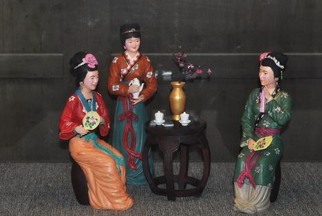 金瓶梅品茗閑話，臺(tái)兒莊古城景區(qū)建武松殺嫂祭兄雕塑，潘金蓮胸部竟全裸惹爭議