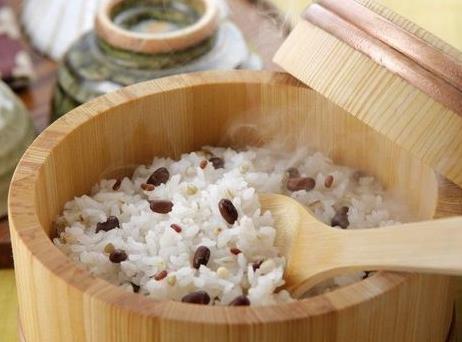 哺乳期吃大米有什么好處？哺乳期吃大米的做法