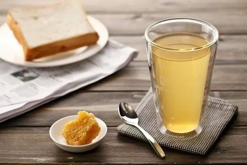 什么時(shí)間喝蜂蜜水最好？蜂蜜水早上喝還是晚上喝