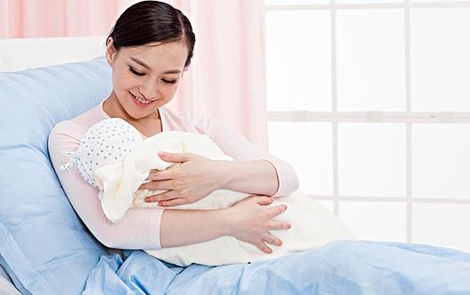 高齡產(chǎn)婦坐月子要注意什么？