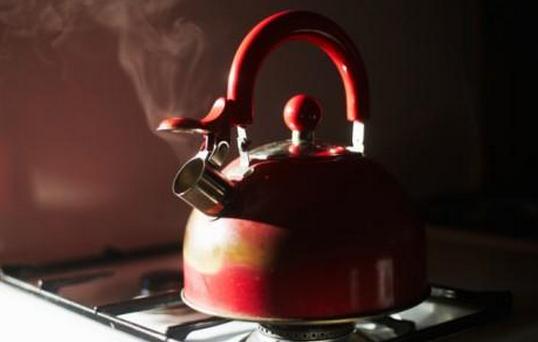 怎么燒開水才健康？水不能反復(fù)燒