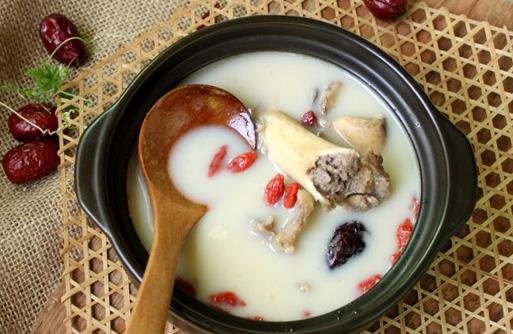 夏季適合喝什么湯？夏季喝湯的注意事項(xiàng)