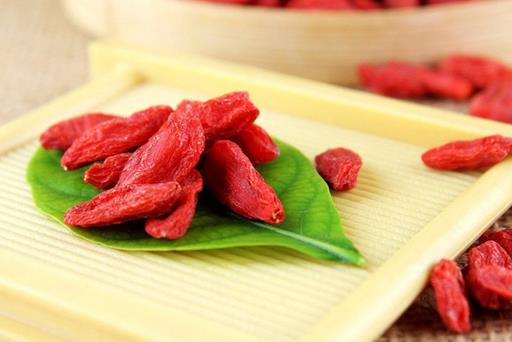 枸杞子泡水喝補腎嗎？枸杞子怎么吃最補腎
