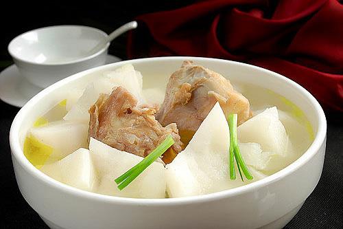 夏天吃什么食物養(yǎng)肺？夏季潤肺養(yǎng)肺食物有哪些