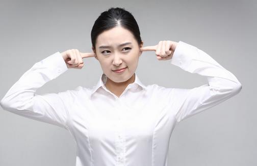會傷害耳朵健康的壞習慣 你中招幾個？
