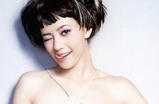 如何按摩能夠收縮鼻尖毛孔？