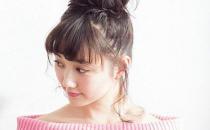 怎么扎馬尾好看？將頭發(fā)略微打毛