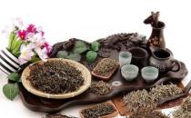 隔夜茶渣有什么用處？茶葉消除黑眼圈
