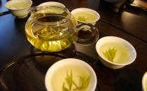 喝綠茶有什么好處？喝綠茶可以防曬