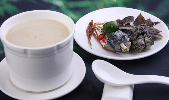 吃烏雞有什么好處？烏雞養(yǎng)生食譜