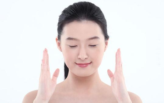 補(bǔ)血補(bǔ)氣的食療方：圓肉姜棗煲瘦肉