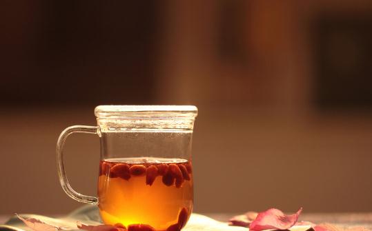 排毒養(yǎng)生茶有哪些？菊花茶可降血壓