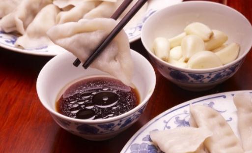食醋有什么功效？食醋可減少結(jié)石的發(fā)生率