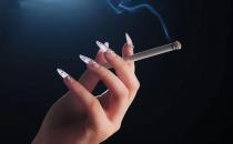 危險(xiǎn)！女性吸煙禍及孫輩