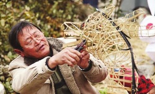 將要失傳的手工藝，扎龍頭