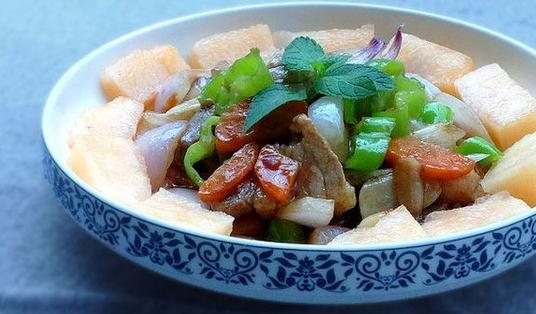 三餐間健康食物有哪些？喝點(diǎn)酸奶更健康
