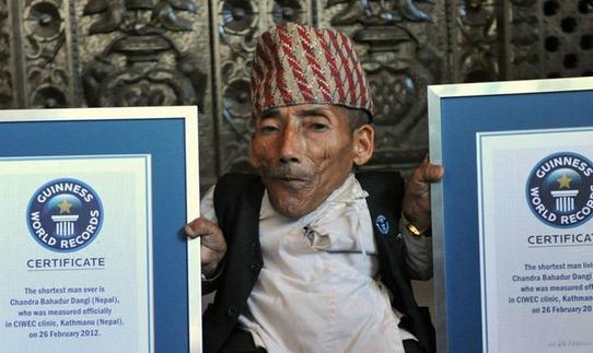 世界上最矮成人男子去世，享年75歲