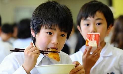 氣溫多變 為孩子增強(qiáng)免疫力的飲食指南