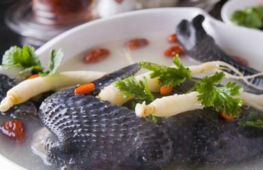 女性滋補(bǔ)又美味！三款烏雞湯學(xué)起來