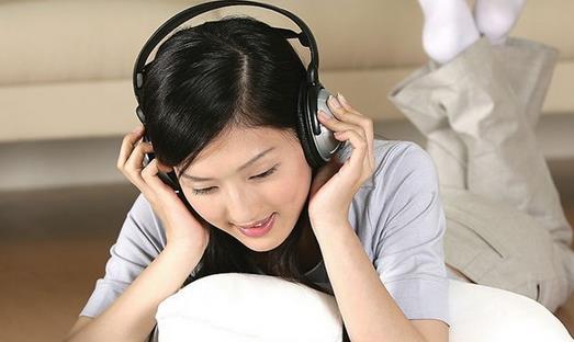 心理壓力大怎么辦 聽(tīng)音樂(lè)能改善情緒