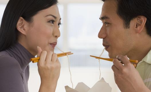 女人要學(xué)會哪些性暗示技巧？