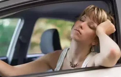 為什么開車族容易患干眼癥？