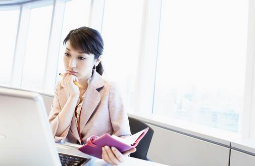 三個壞習(xí)慣讓婦科病纏上女白領(lǐng)